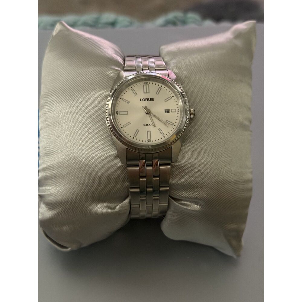 Lorus RJ279B Silver Tone Watch w/ Original Box & Warranty Card